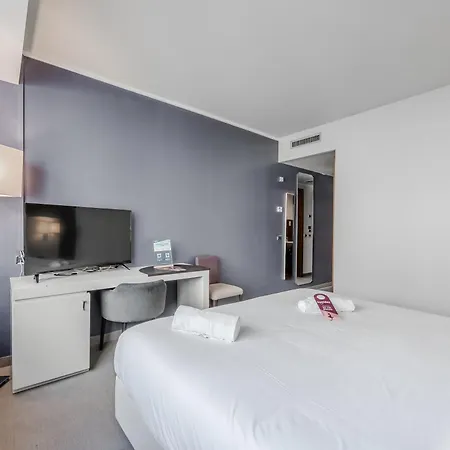Hotel Hotiday Collection -