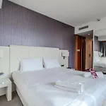 Hotel Hotiday Collection -